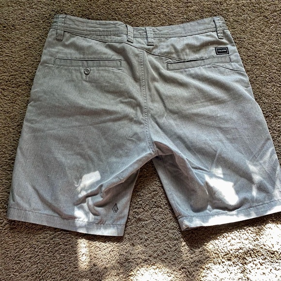 Volcom shorts - Picture 2 of 2